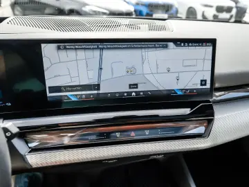 BMW 550e xDrive Touring M Sport HuD Pano AHK Bowers&
