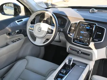 VOLVO XC90 T8 AWD Ultra Dark 360  B&W LUFT HUD ACC