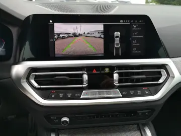 BMW M440i xDrive LASER KLIMAAUTO NAVI SHZ LHZ PDC