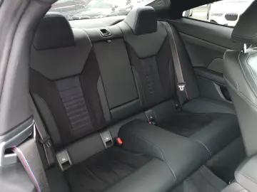 BMW M440i xDrive LASER KLIMAAUTO NAVI SHZ LHZ PDC