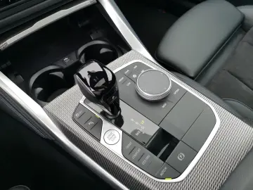 BMW M440i xDrive LASER KLIMAAUTO NAVI SHZ LHZ PDC