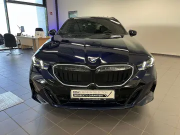 BMW 550e xDrive Touring M Sport Pro HUD PANO ACC AHK