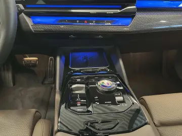 BMW 550e xDrive Touring M Sport Pro HUD PANO ACC AHK