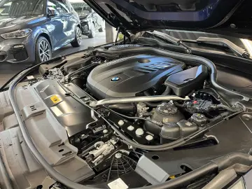 BMW 550e xDrive Touring M Sport Pro HUD PANO ACC AHK