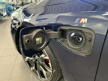 BMW 550e xDrive Touring M Sport Pro HUD PANO ACC AHK