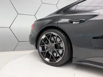 AUDI RS e-tron GT performance Carbon Massage Keramik
