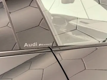 AUDI RS e-tron GT performance Carbon Massage Keramik