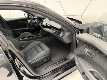 AUDI RS e-tron GT performance Carbon Massage Keramik