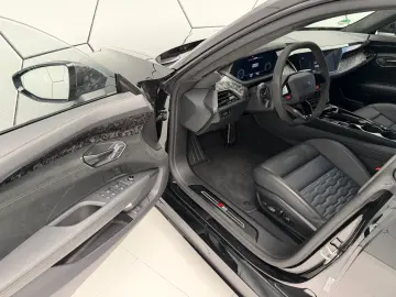 AUDI RS e-tron GT performance Carbon Massage Keramik