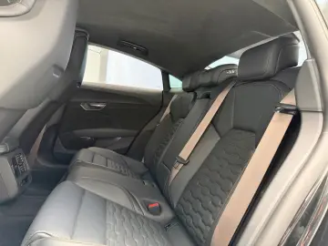AUDI RS e-tron GT performance Carbon Massage Keramik