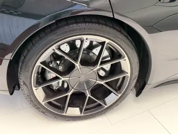 AUDI RS e-tron GT performance Carbon Massage Keramik