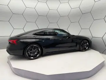 AUDI RS e-tron GT performance Carbon Massage Keramik