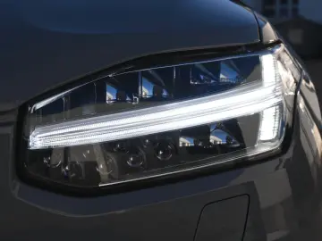 VOLVO XC90 T8 AWD Ultra Dark 360  B&W LUFT HUD ACC