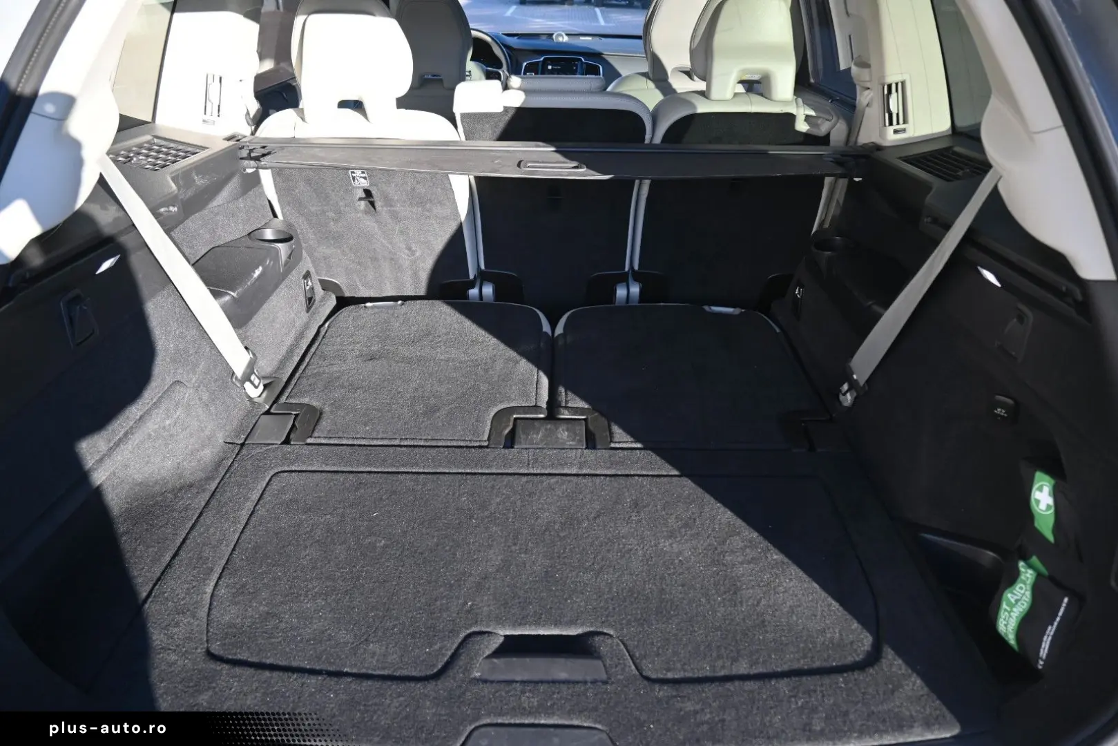 VOLVO XC90 2024 — imagine 13
