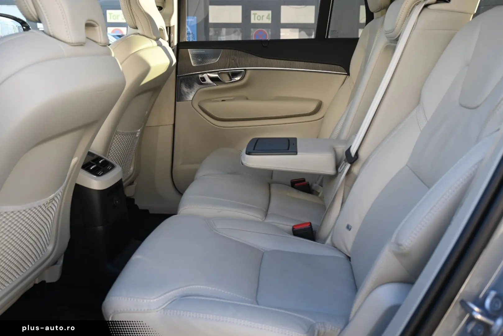 VOLVO XC90 2024 — imagine 19