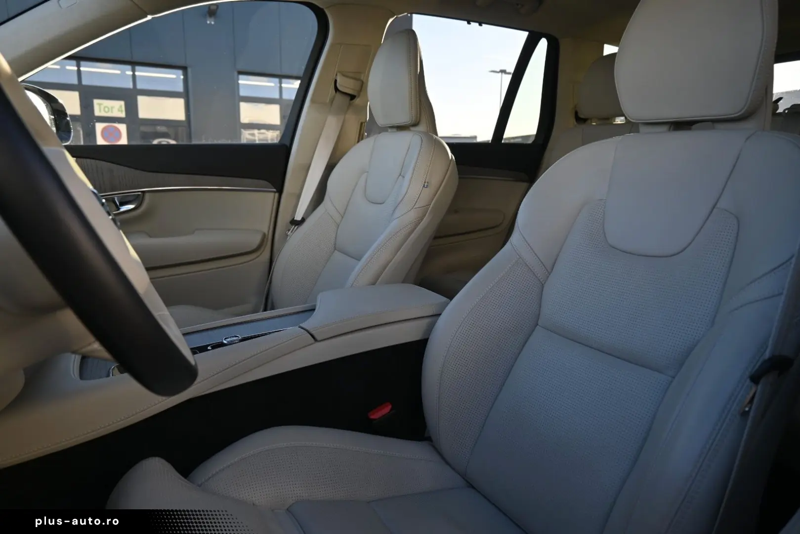 VOLVO XC90 2024 — imagine 21