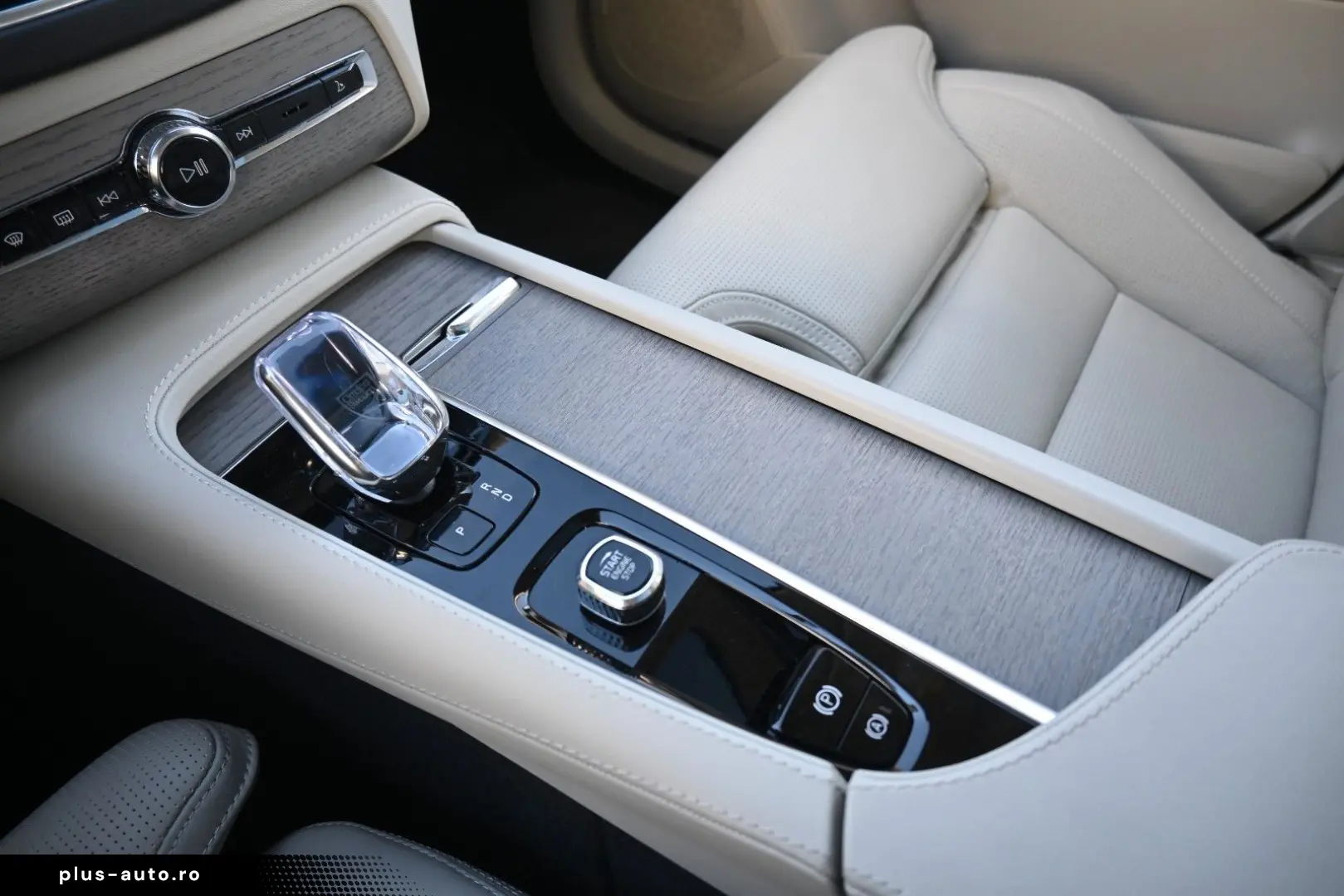 VOLVO XC90 2024 — imagine 33
