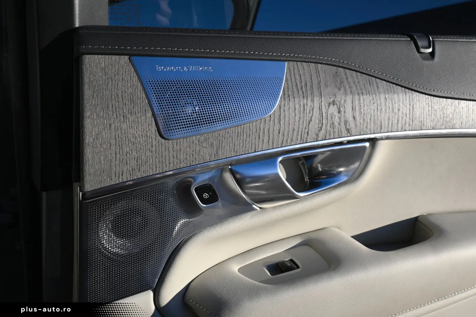VOLVO XC90 2024 — imagine 44