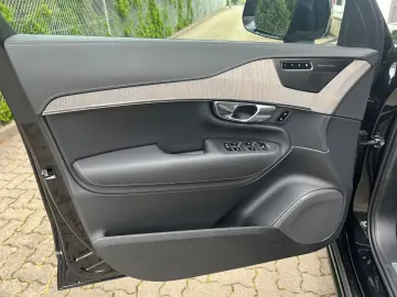 VOLVO XC90 T8 AWD Ultra Dark Autom. NAVI