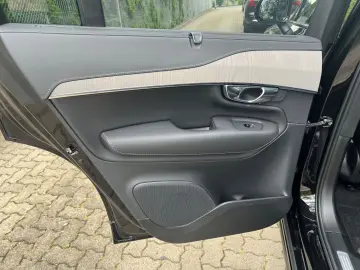 VOLVO XC90 T8 AWD Ultra Dark Autom. NAVI
