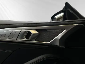 BMW M850i xDrive Coupé Klimasitze Parkass.  DAProf.