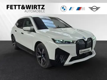BMW iX xDrive40 Sportpaket AHK Harman Kardon DAProf.