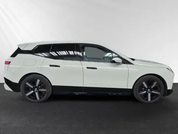 BMW iX xDrive40 Sportpaket AHK Harman Kardon DAProf.