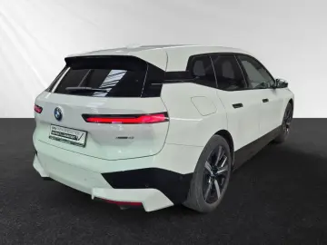 BMW iX xDrive40 Sportpaket AHK Harman Kardon DAProf.