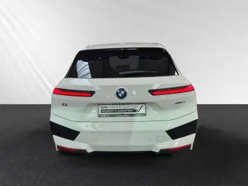 BMW iX xDrive40 Sportpaket AHK Harman Kardon DAProf.