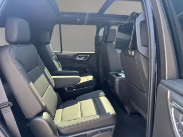 CHEVROLET Tahoe High Country 6.2 Liter V8 PANO FOND-ENT 7S