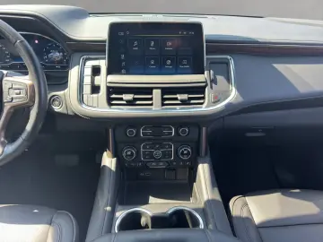 CHEVROLET Tahoe High Country 6.2 Liter V8 PANO FOND-ENT 7S