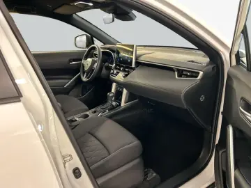TOYOTA Corolla Cross Hybrid 2.0 VVT-i 4x4 Team D