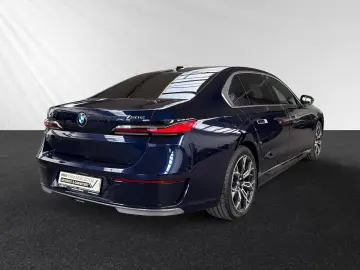 BMW 750e xDrive Inkl. € 1.190 Zubehörbonus Autobahna
