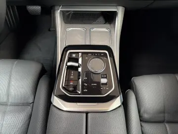 BMW 750e xDrive Inkl. € 1.190 Zubehörbonus Autobahna