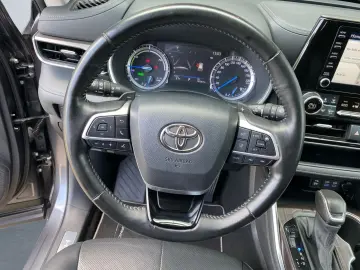 TOYOTA Highlander 2.5 Hybr Executive  7-Si Leder CAM AH
