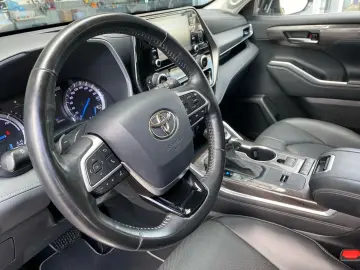TOYOTA Highlander 2.5 Hybr Executive  7-Si Leder CAM AH