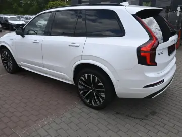 VOLVO XC90 T8 Ultra Dark  AWD LUFT 360  B&W HUD