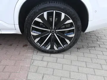 VOLVO XC90 T8 Ultra Dark  AWD LUFT 360  B&W HUD