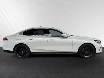 BMW 540d xDrive Inkl. € 1.190 Zubehörbonus Autobahna