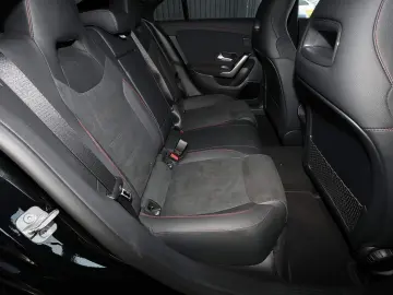MERCEDES-BENZ CLA 200 Coupé AMG 360
