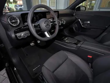 MERCEDES-BENZ CLA 200 Coupé AMG 360