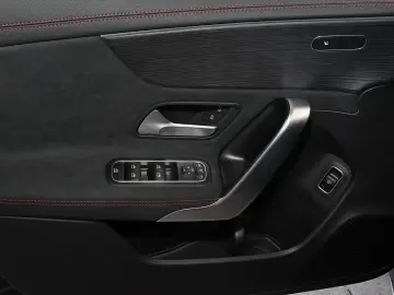 MERCEDES-BENZ CLA 200 Coupé AMG 360
