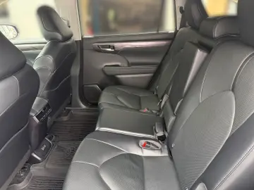 TOYOTA Highlander Hybrid Executive  WKR  7-sitzer
