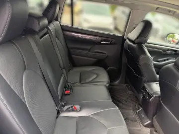 TOYOTA Highlander Hybrid Executive  WKR  7-sitzer
