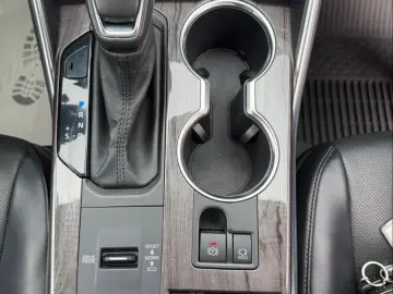 TOYOTA Highlander Hybrid Executive  WKR  7-sitzer