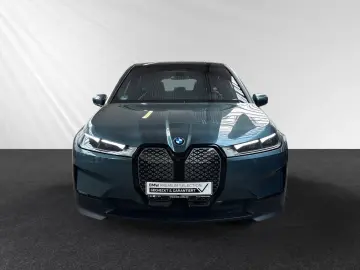 BMW iX xDrive40 Inkl. € 1.190 Zubehörbonus SkyLounge