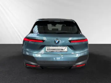 BMW iX xDrive40 Inkl. € 1.190 Zubehörbonus SkyLounge