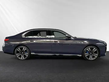BMW i7 M70 xDrive  Indiv. Sepia  UPE €228.619 - B&W