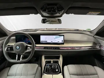 BMW i7 M70 xDrive  Indiv. Sepia  UPE €228.619 - B&W