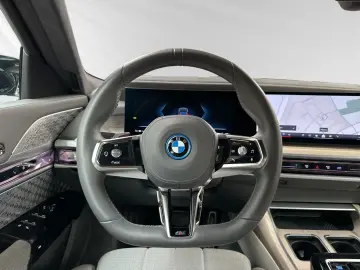 BMW i7 M70 xDrive  Indiv. Sepia  UPE €228.619 - B&W